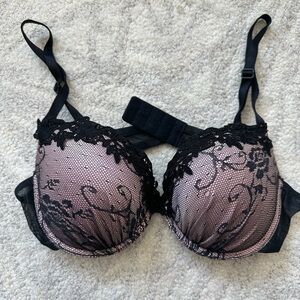 De Chelles Chic Black and Pink Lace Bra